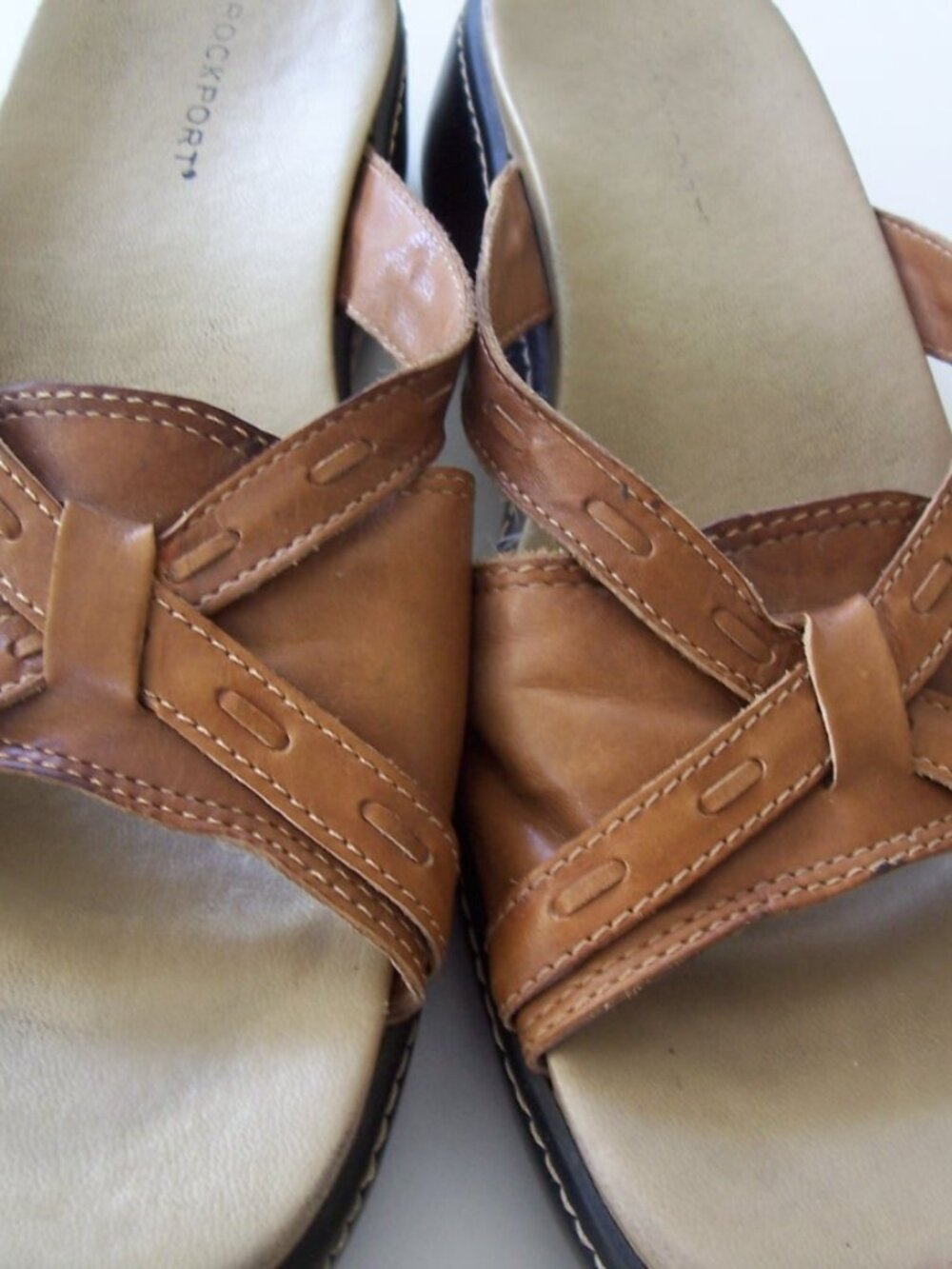 Rockport Sandals Size 7 Tab Leather in Very Good Condition